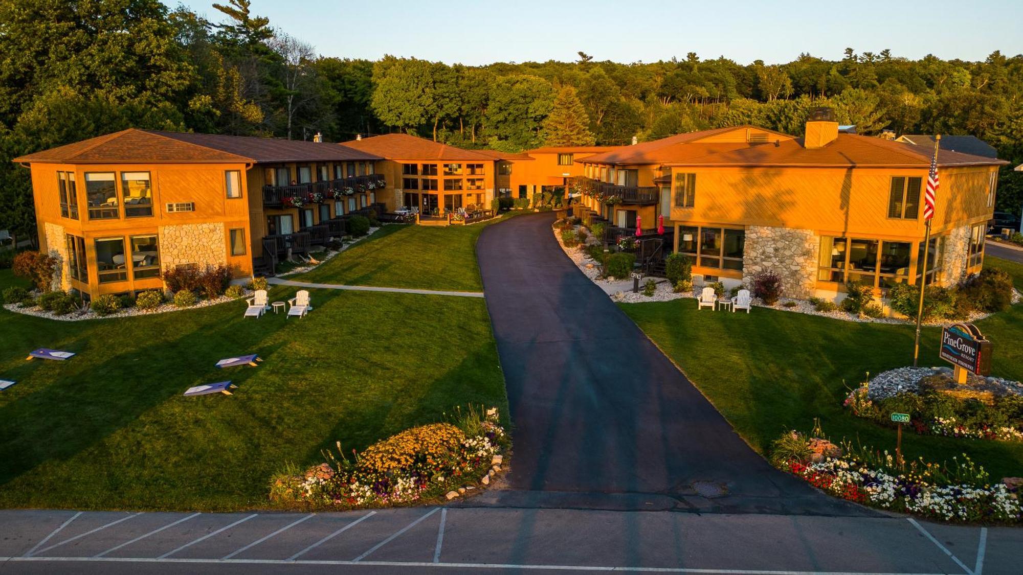 Pine Grove Resort Іфреім Екстер'єр фото