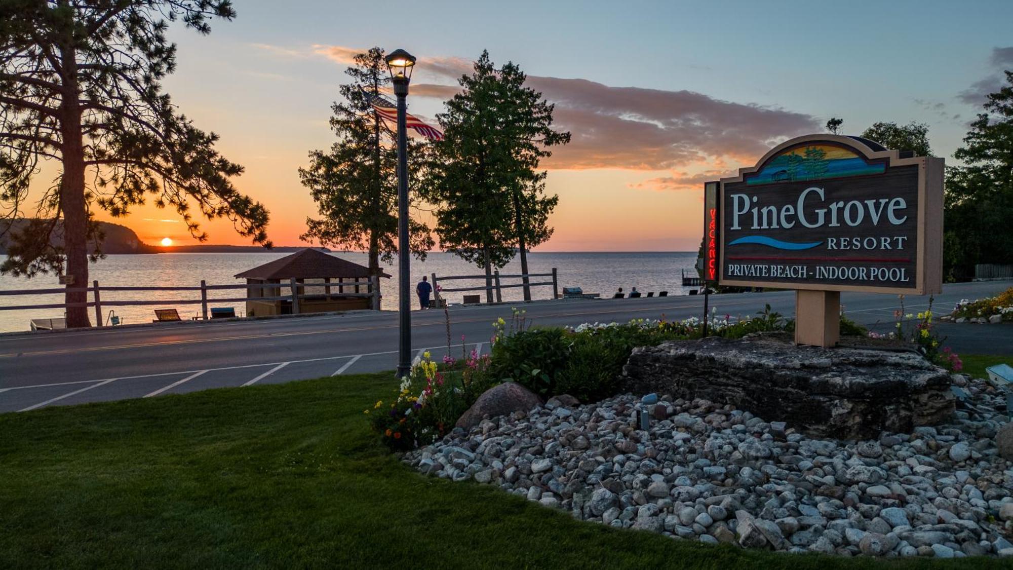 Pine Grove Resort Іфреім Екстер'єр фото