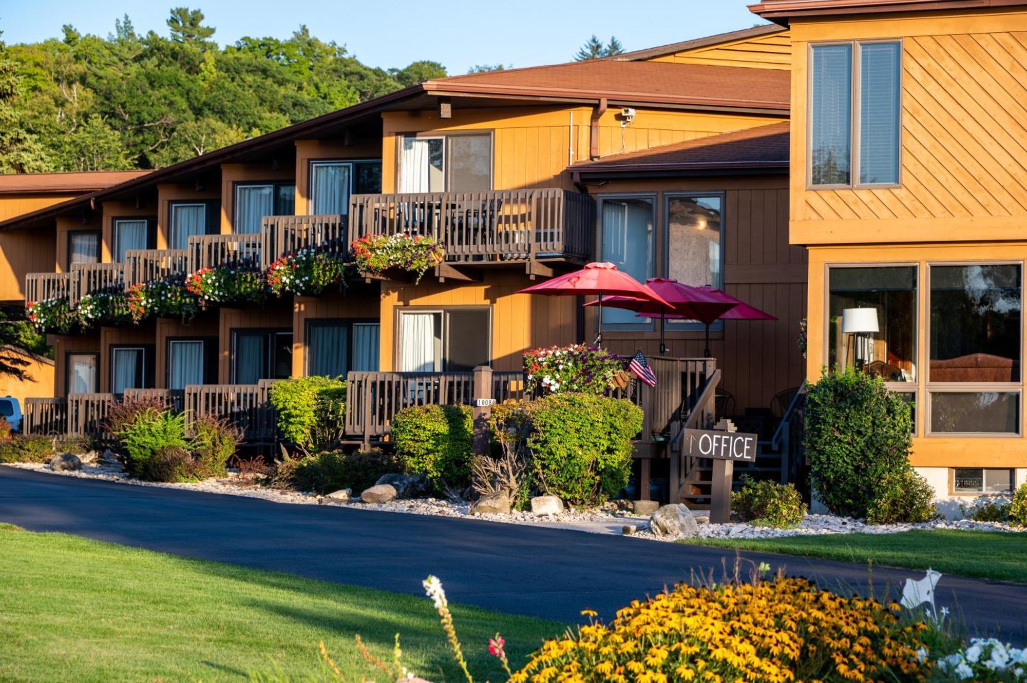 Pine Grove Resort Іфреім Екстер'єр фото