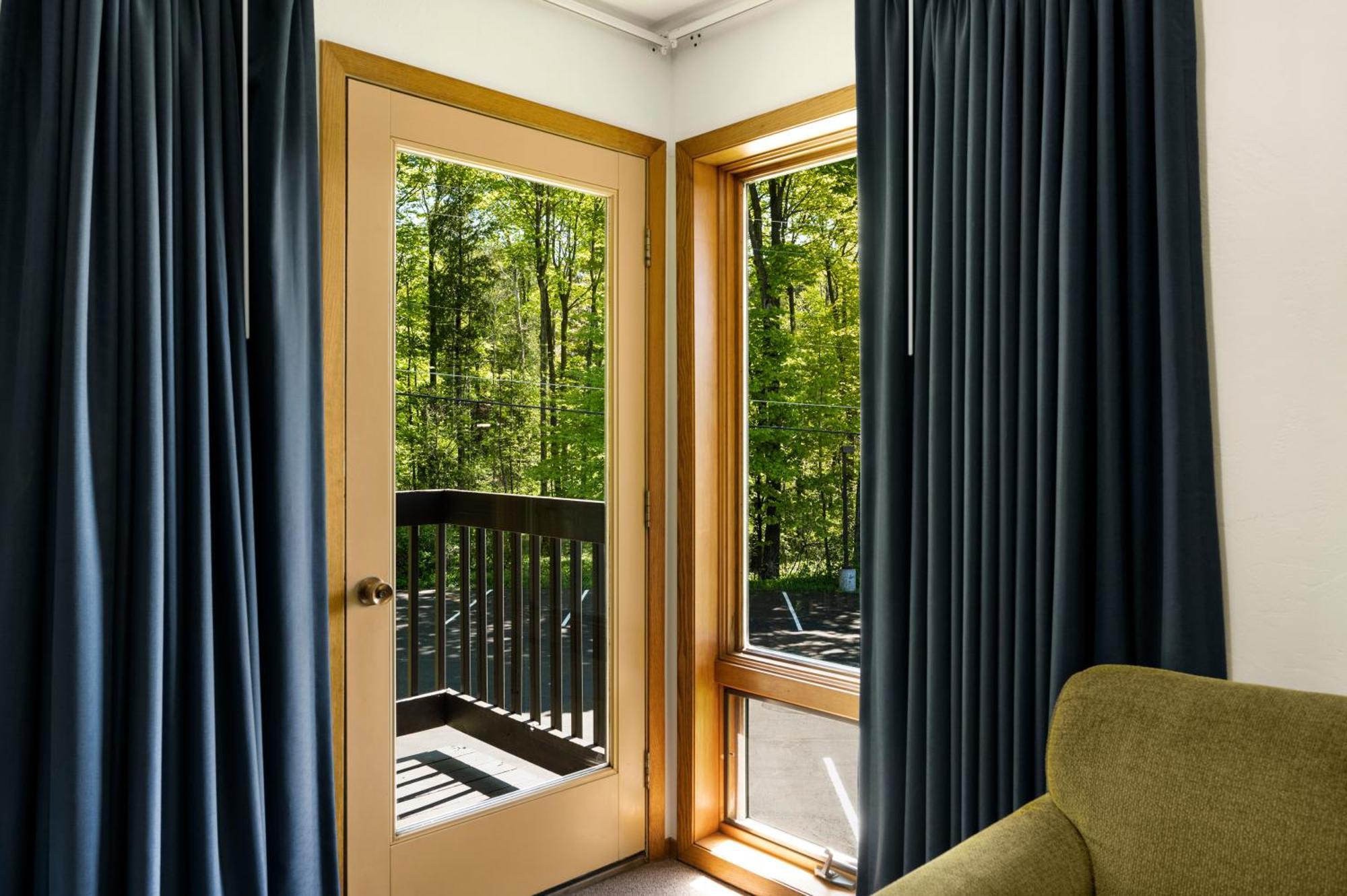 Pine Grove Resort Іфреім Екстер'єр фото